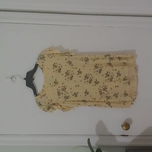 Maurices yellow, flower print summer shirt... Size=Small